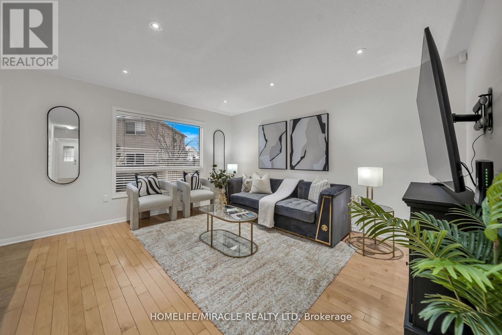 810 HEPBURN ROAD - 11