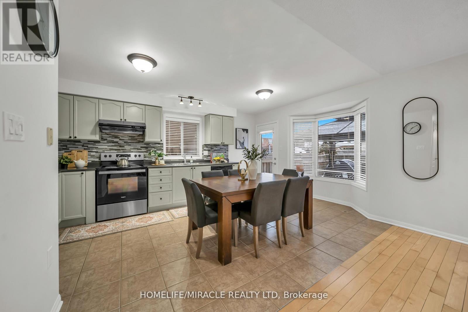 810 HEPBURN ROAD - 16