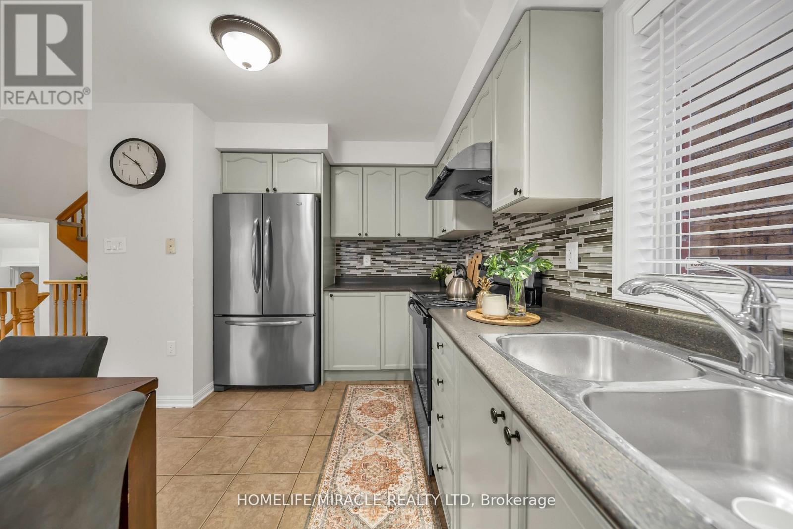 810 HEPBURN ROAD - 17