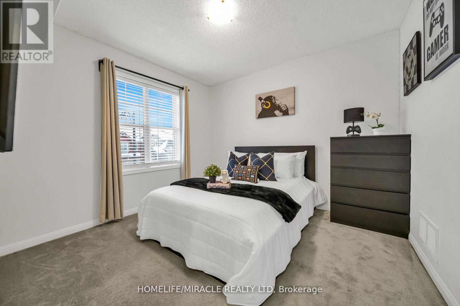 810 HEPBURN ROAD - 30