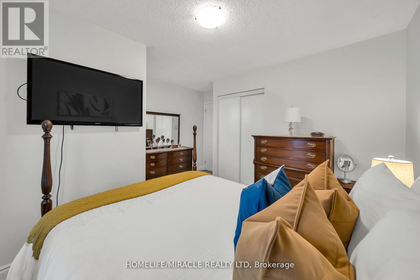 810 HEPBURN ROAD - 35