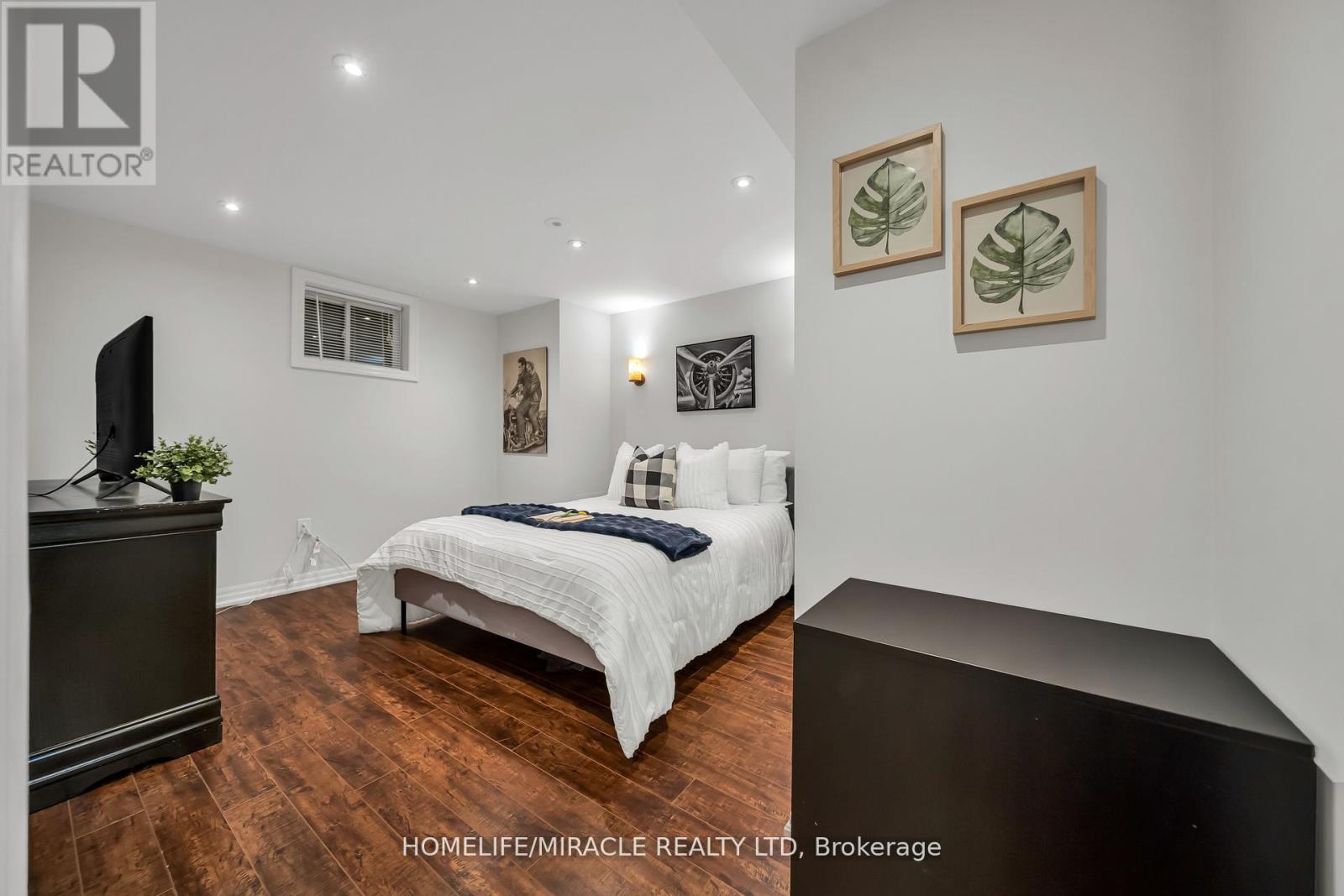 810 HEPBURN ROAD - 41