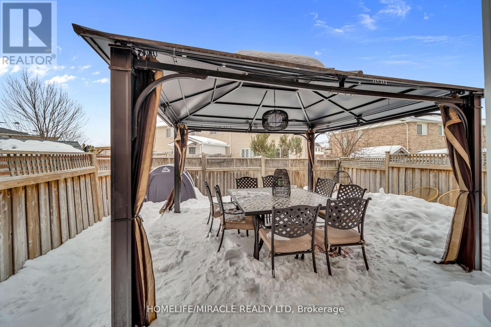 810 HEPBURN ROAD - 44