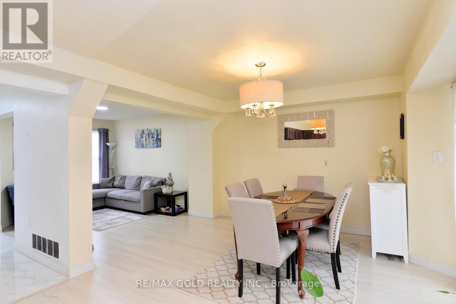 9 RAVENSWOOD DRIVE - 14