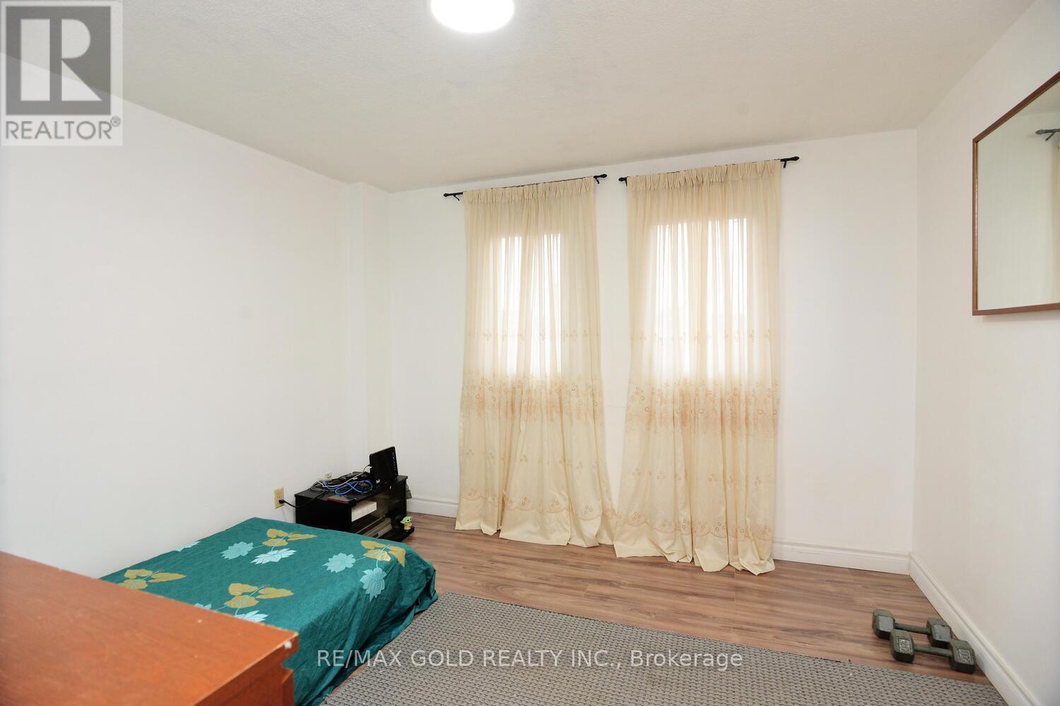 9 RAVENSWOOD DRIVE - 20