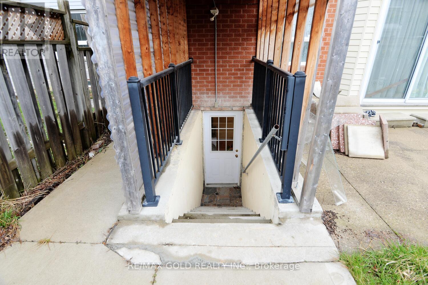 9 RAVENSWOOD DRIVE - 31