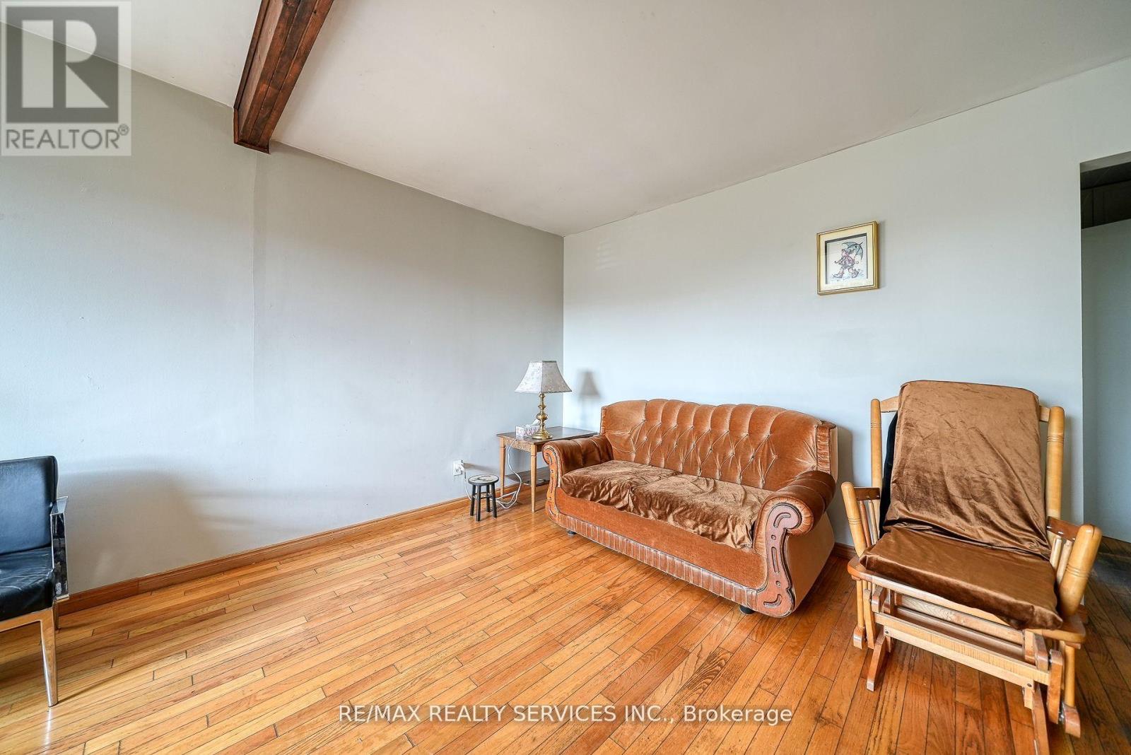 24 NORLAN AVENUE - 7