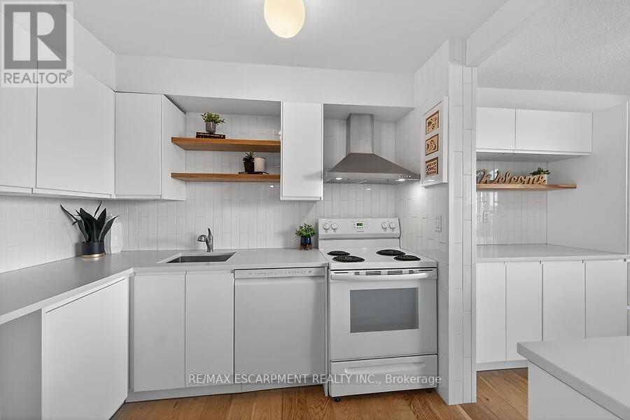 #1105 1964 MAIN STREET W - 11