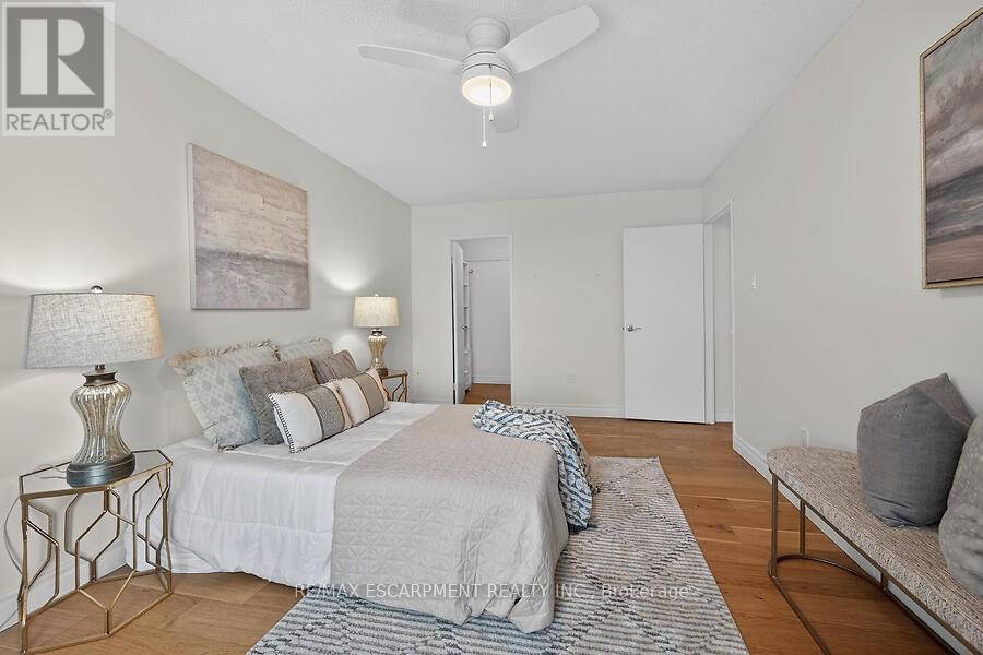 #1105 1964 MAIN STREET W - 18