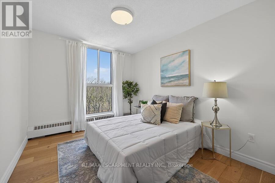 #1105 1964 MAIN STREET W - 20