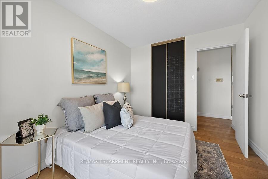 #1105 1964 MAIN STREET W - 21