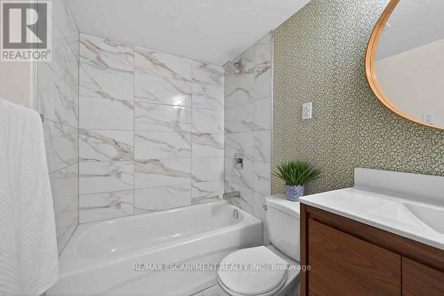 #1105 1964 MAIN STREET W - 23