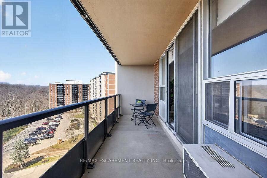 #1105 1964 MAIN STREET W - 26