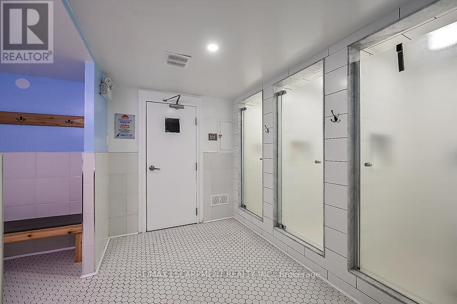 #1105 1964 MAIN STREET W - 40