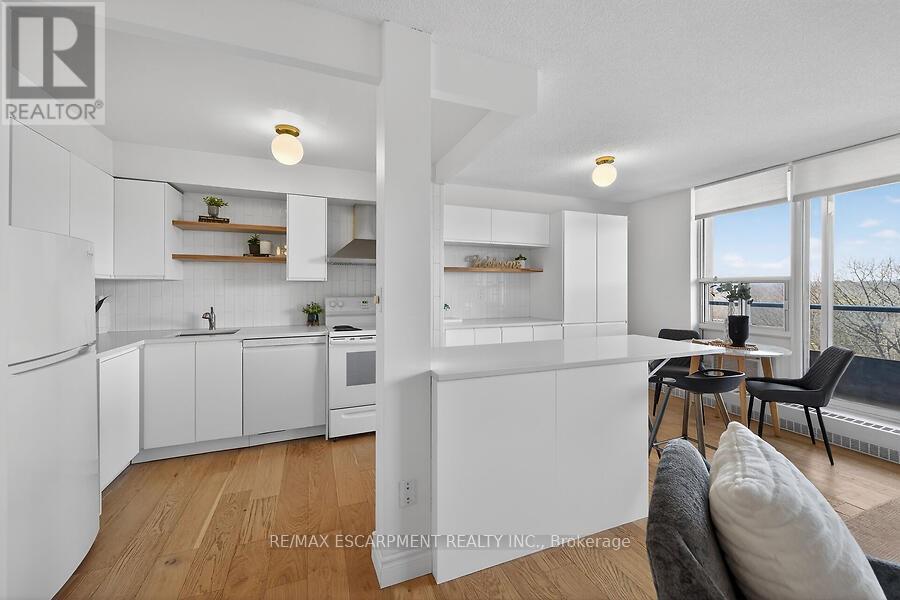 #1105 1964 MAIN STREET W - 9