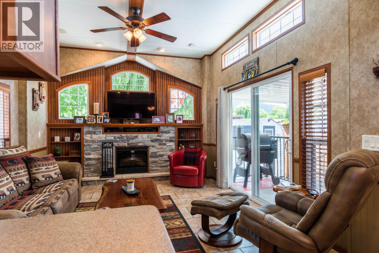 #108 1835 BAKERY FRONTAGE ROAD - 13