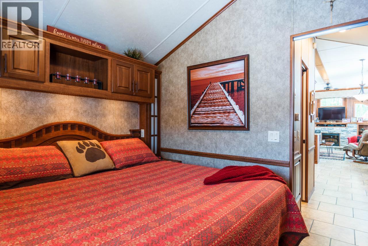 #108 1835 BAKERY FRONTAGE ROAD - 17