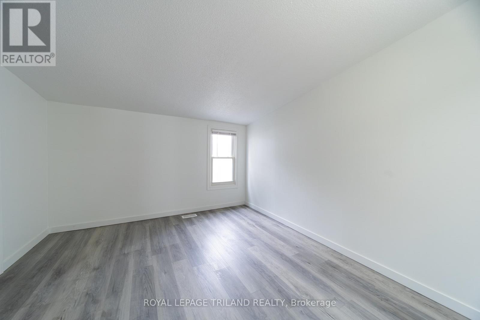 185 MAITLAND STREET - 32