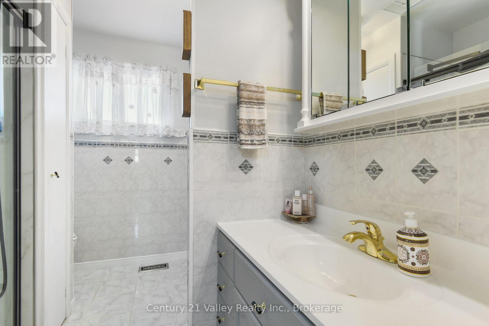 862 KEDROSKY DRIVE - 25