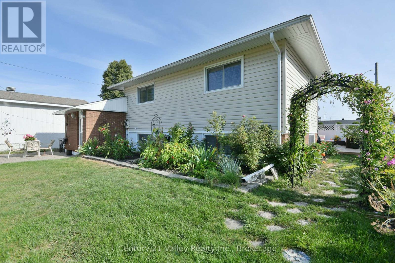 862 KEDROSKY DRIVE - 39