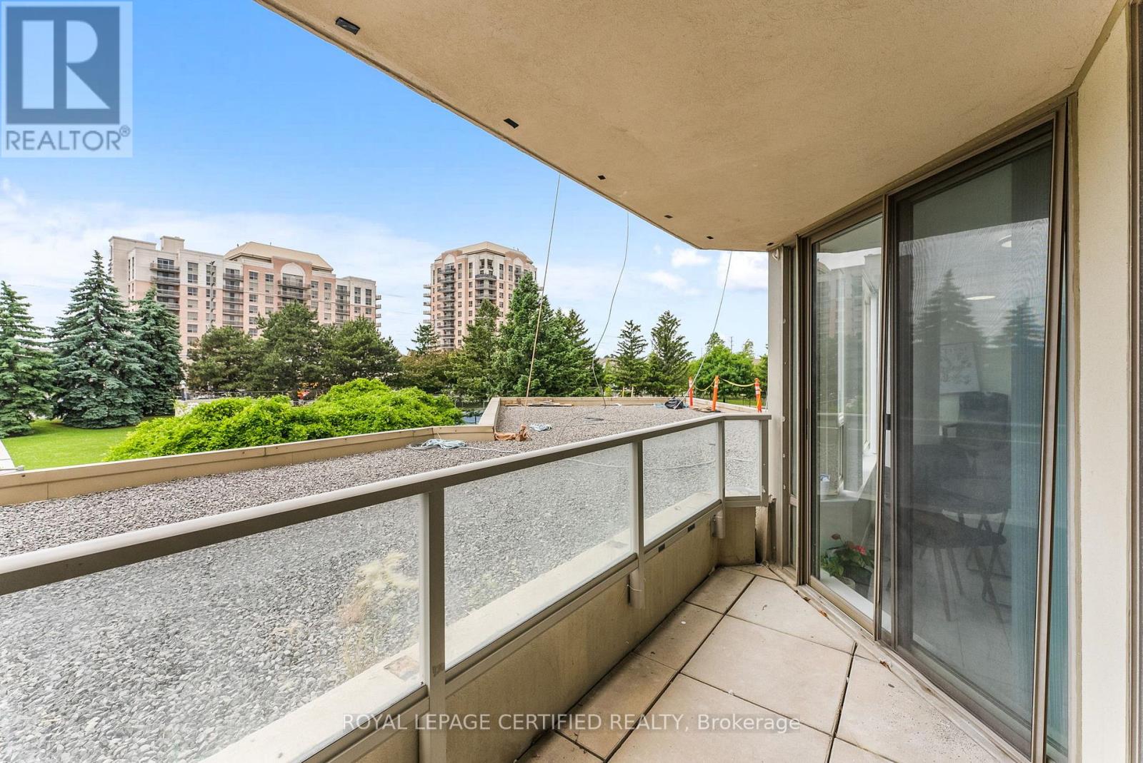 #210 700 CONSTELLATION DRIVE - 28