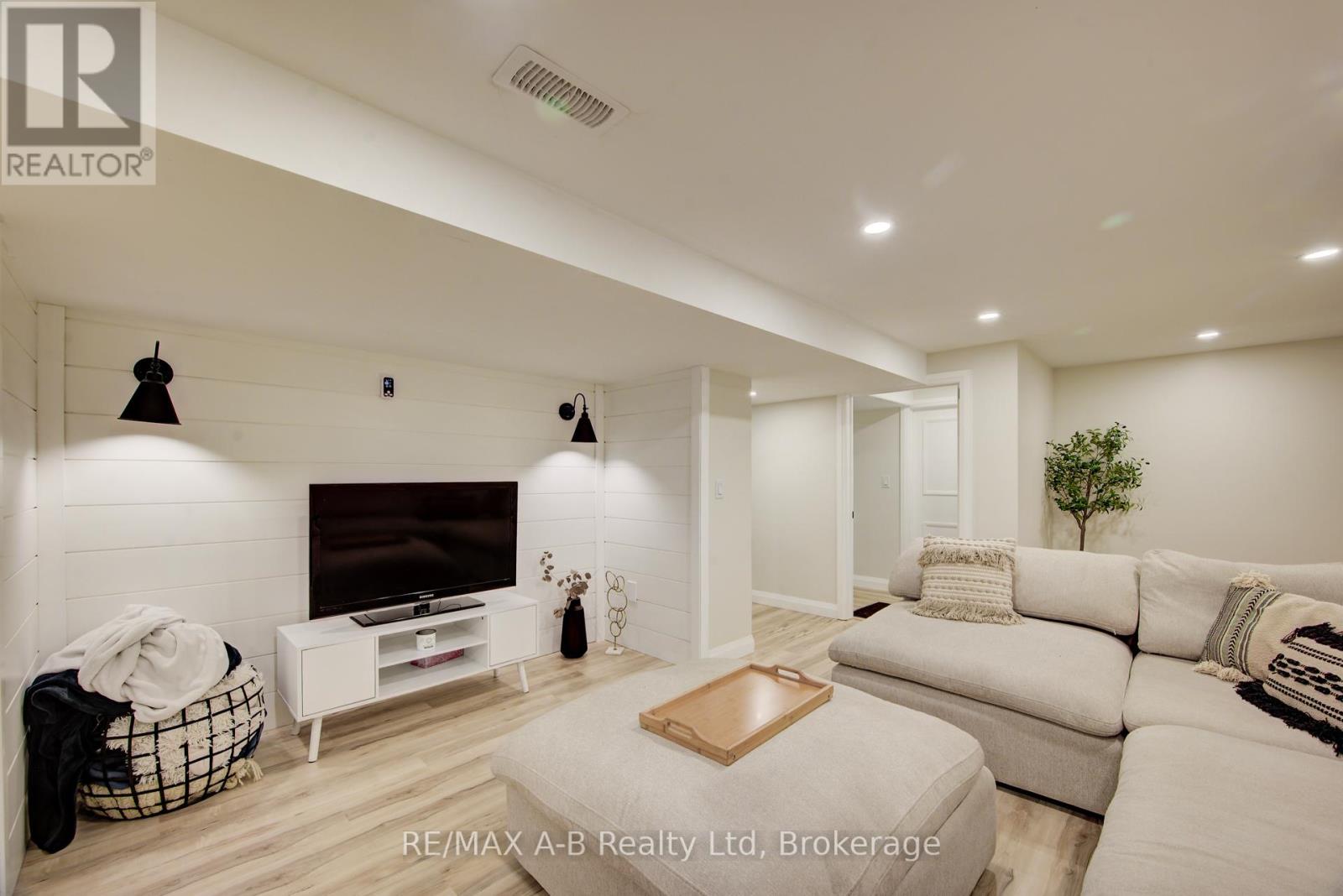 87 WILTON STREET - 28