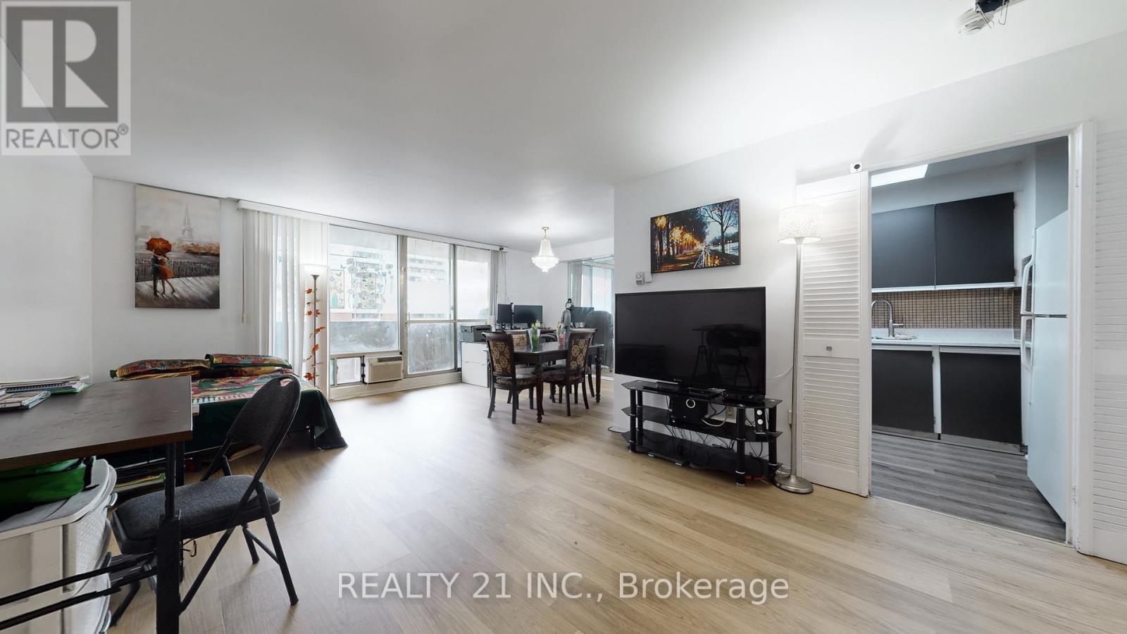 #2103 5 MASSEY SQUARE - 12