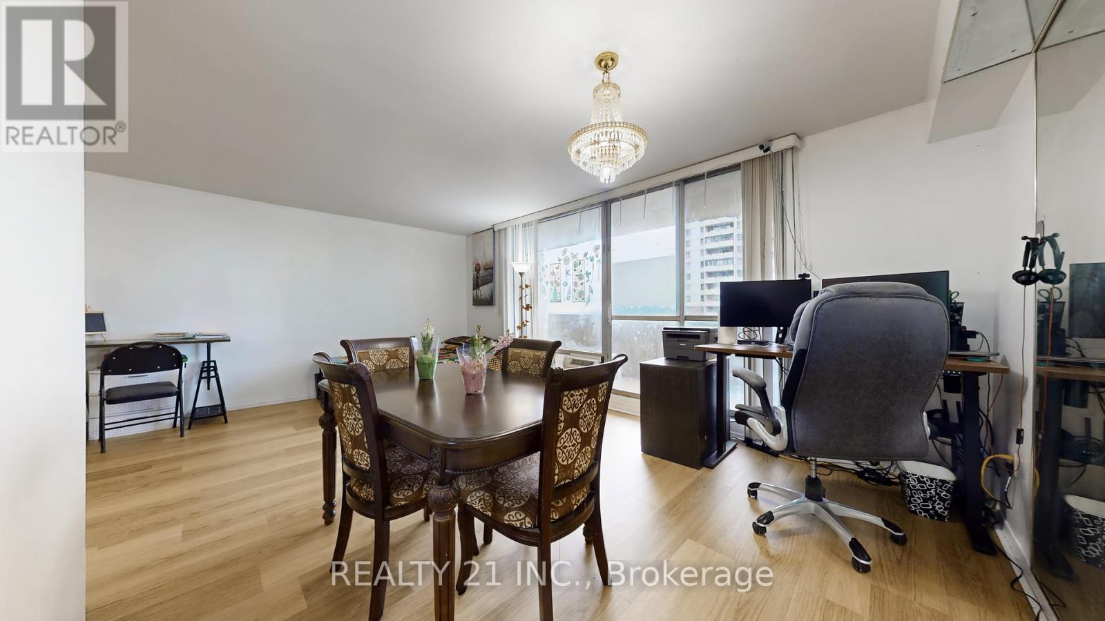 #2103 5 MASSEY SQUARE - 13