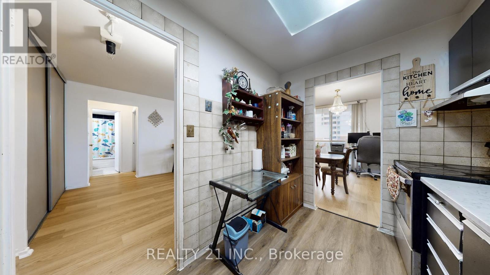 #2103 5 MASSEY SQUARE - 17