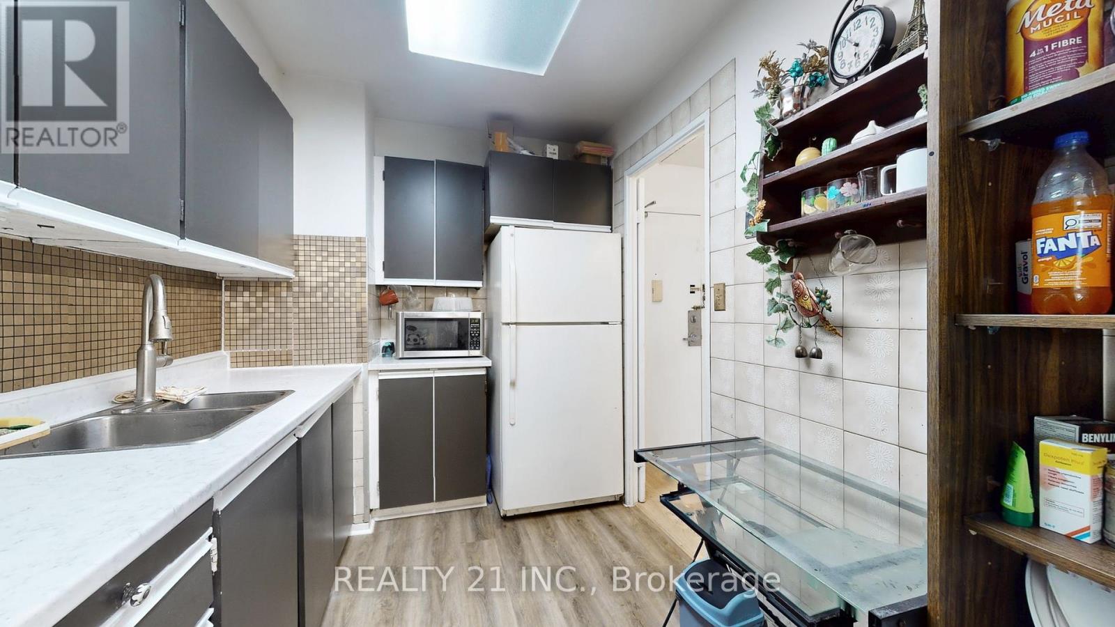 #2103 5 MASSEY SQUARE - 19