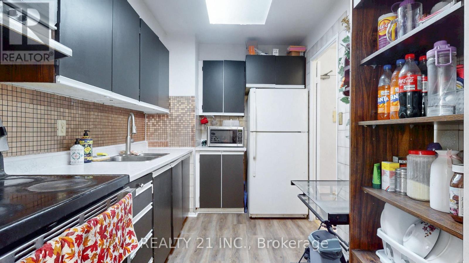 #2103 5 MASSEY SQUARE - 20