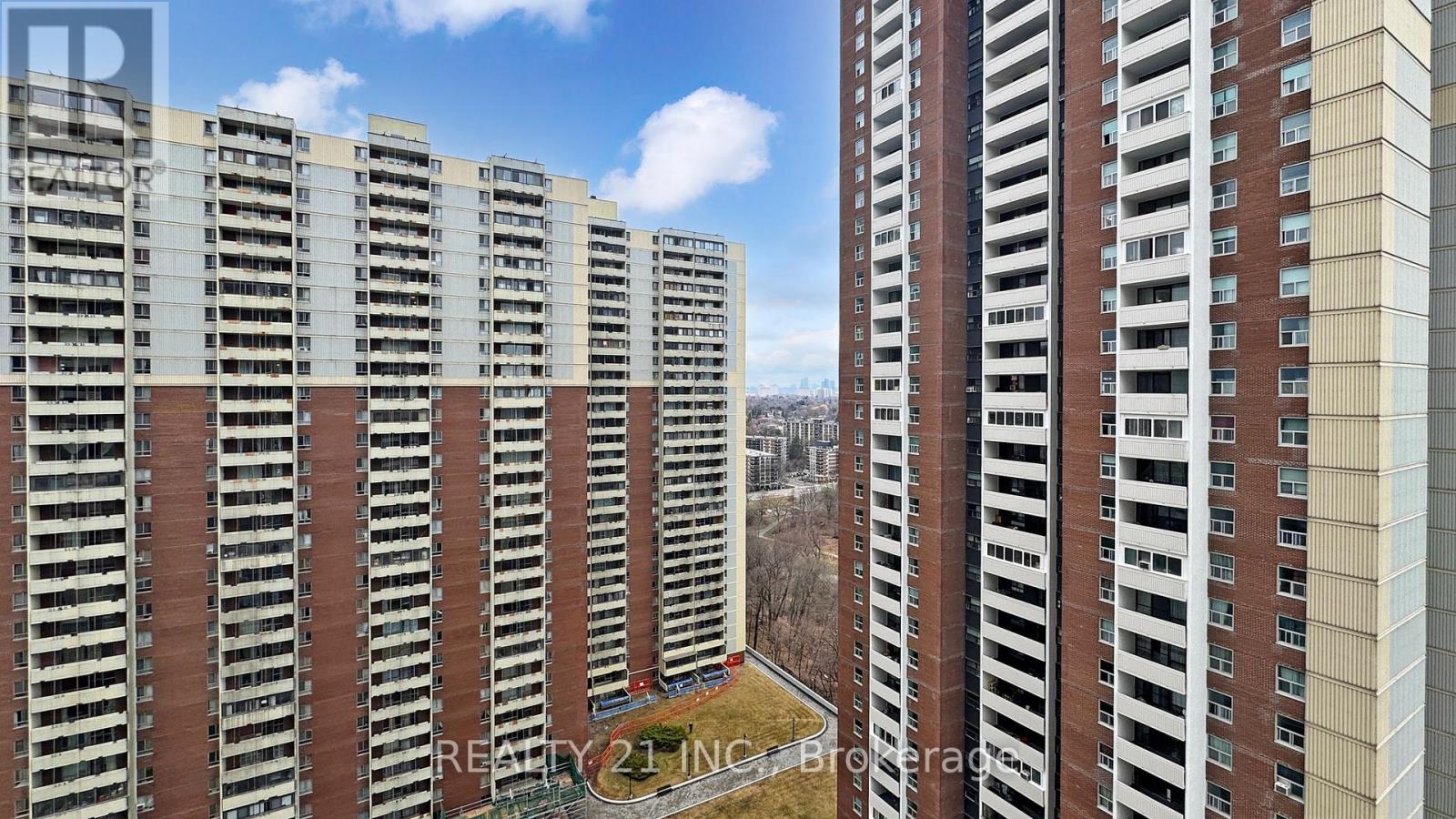 #2103 5 MASSEY SQUARE - 24