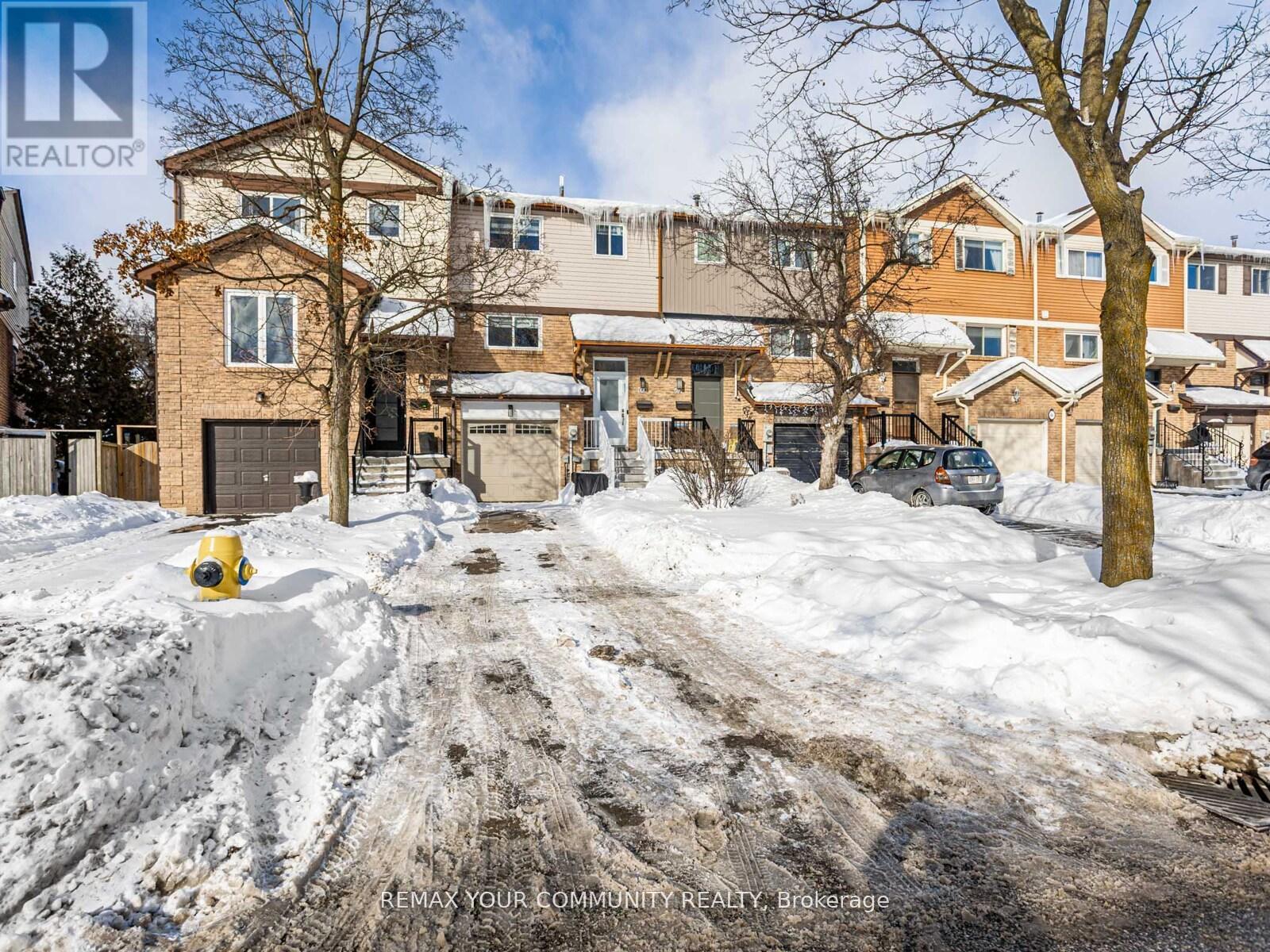 60 DANA CRESCENT - 2