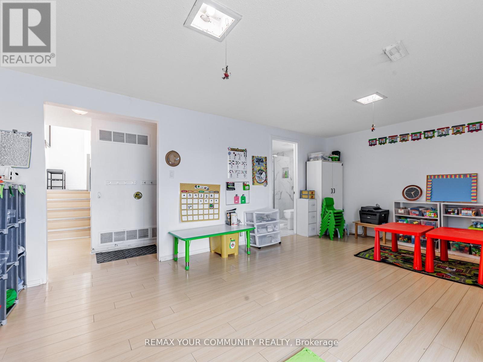 60 DANA CRESCENT - 20