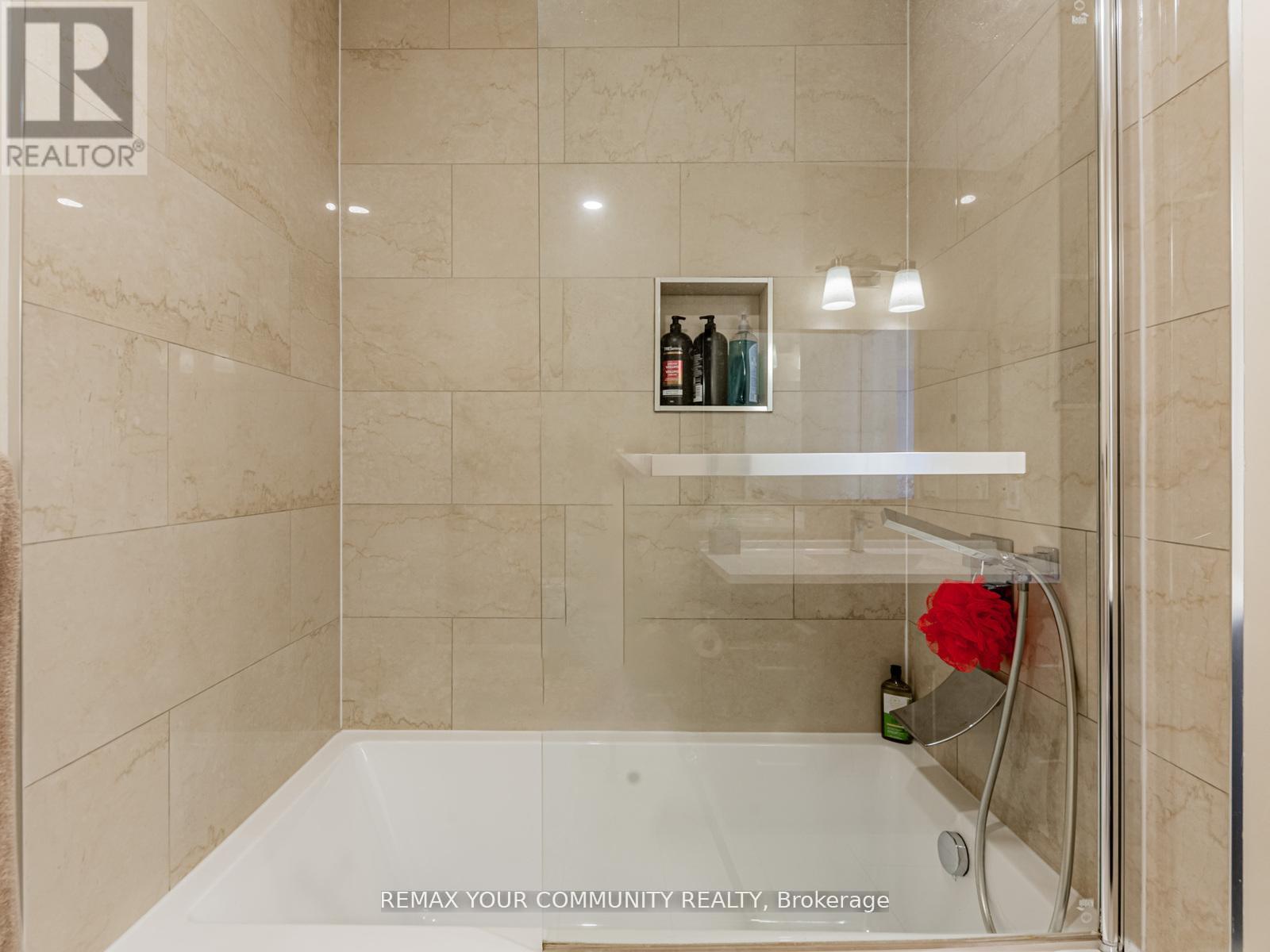 60 DANA CRESCENT - 29