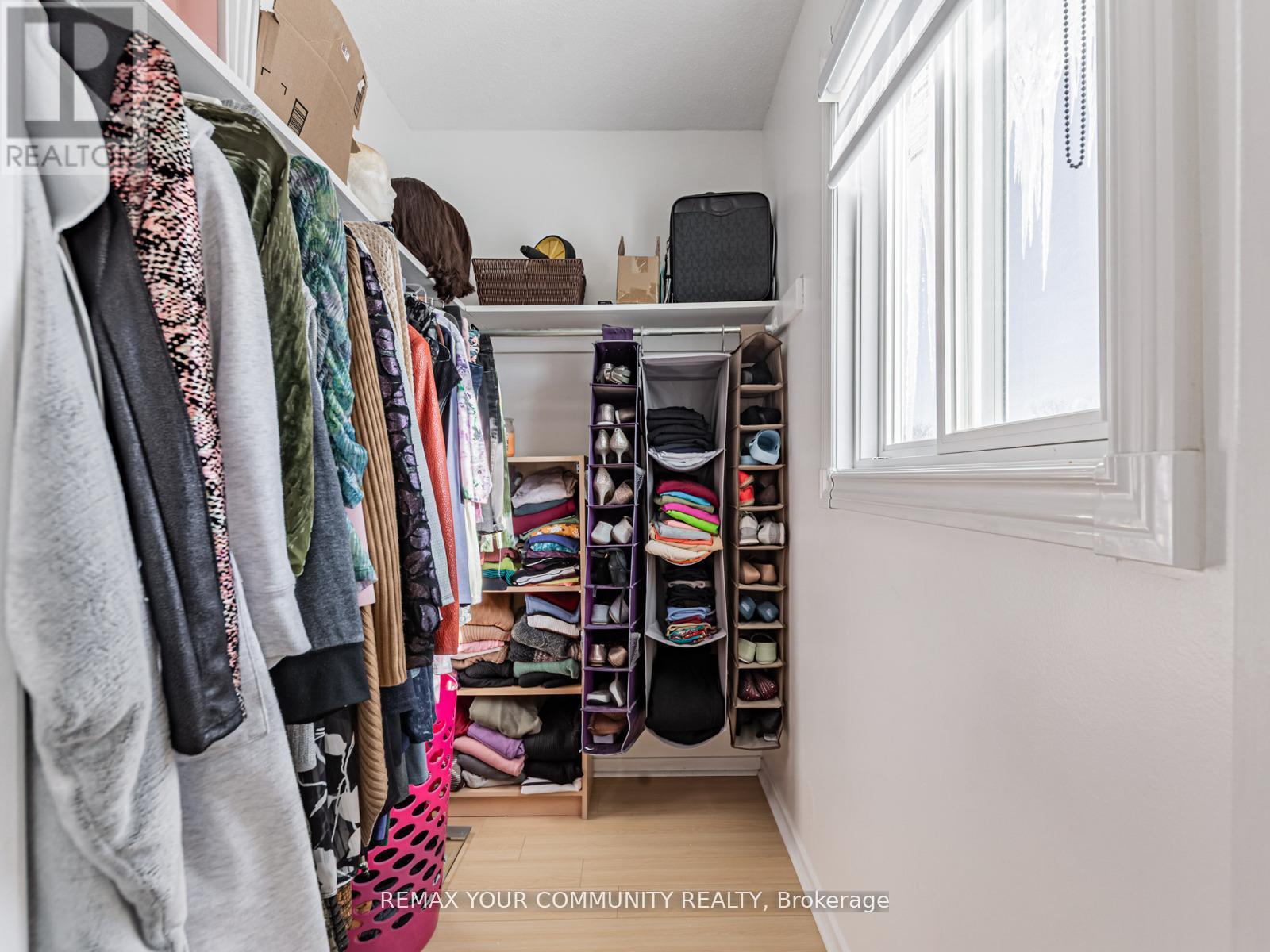 60 DANA CRESCENT - 32