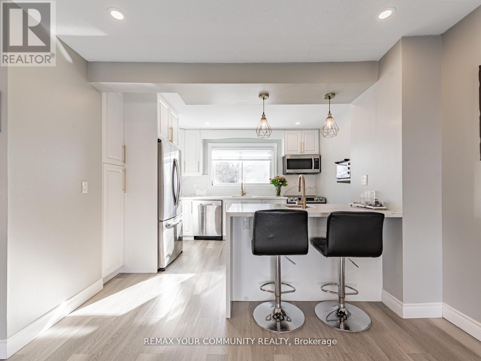 60 DANA CRESCENT - 7