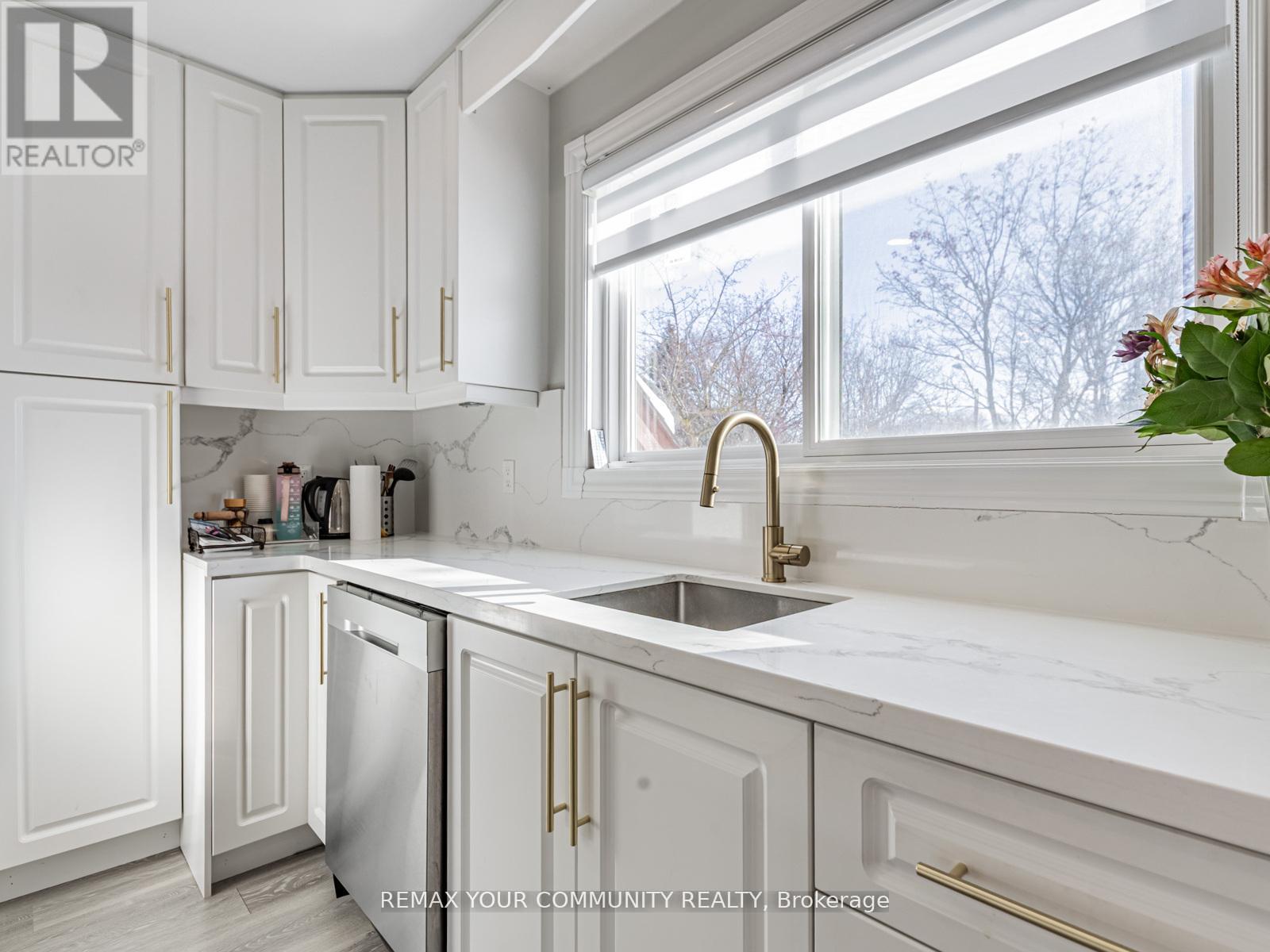 60 DANA CRESCENT - 9