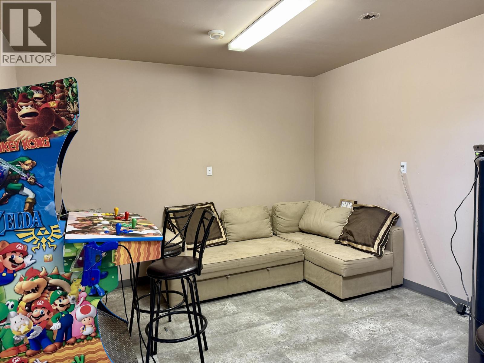 2648 BURRARD AVE & 128 VICTORIA E. STREET, Vanderhoof