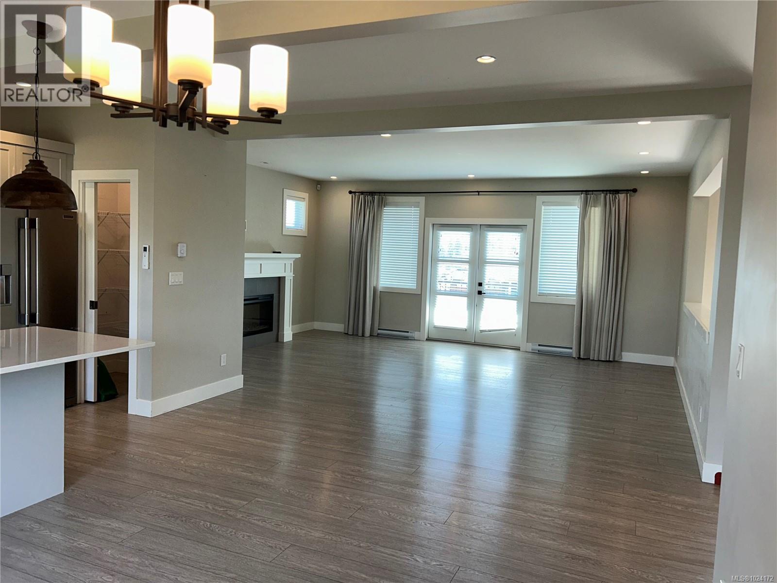 6568 FELDERHOF RD - 26