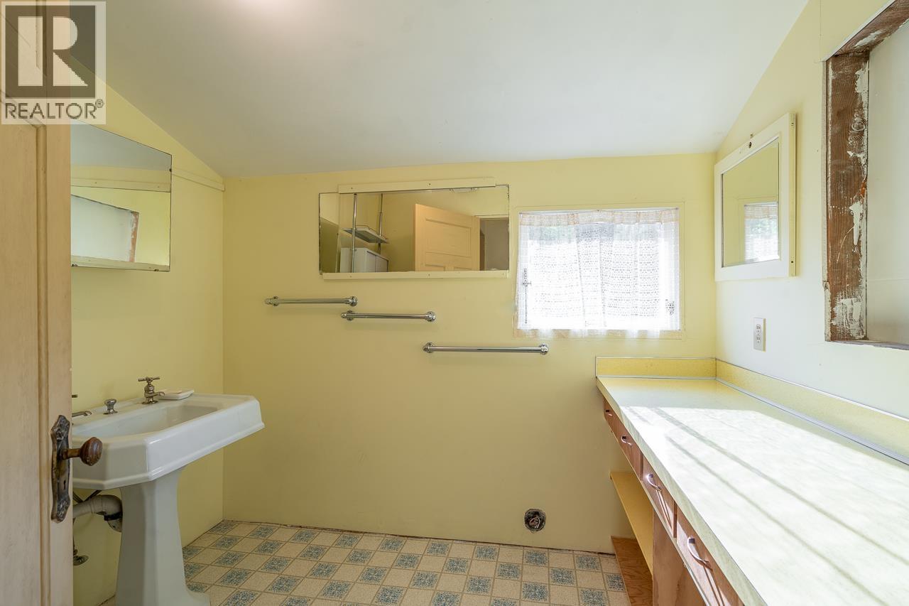 3920 EAGLE CREEK ROAD - 27