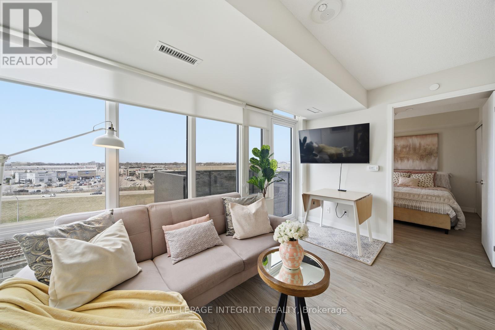 #807 38 MONTE KWINTER COURT - 16