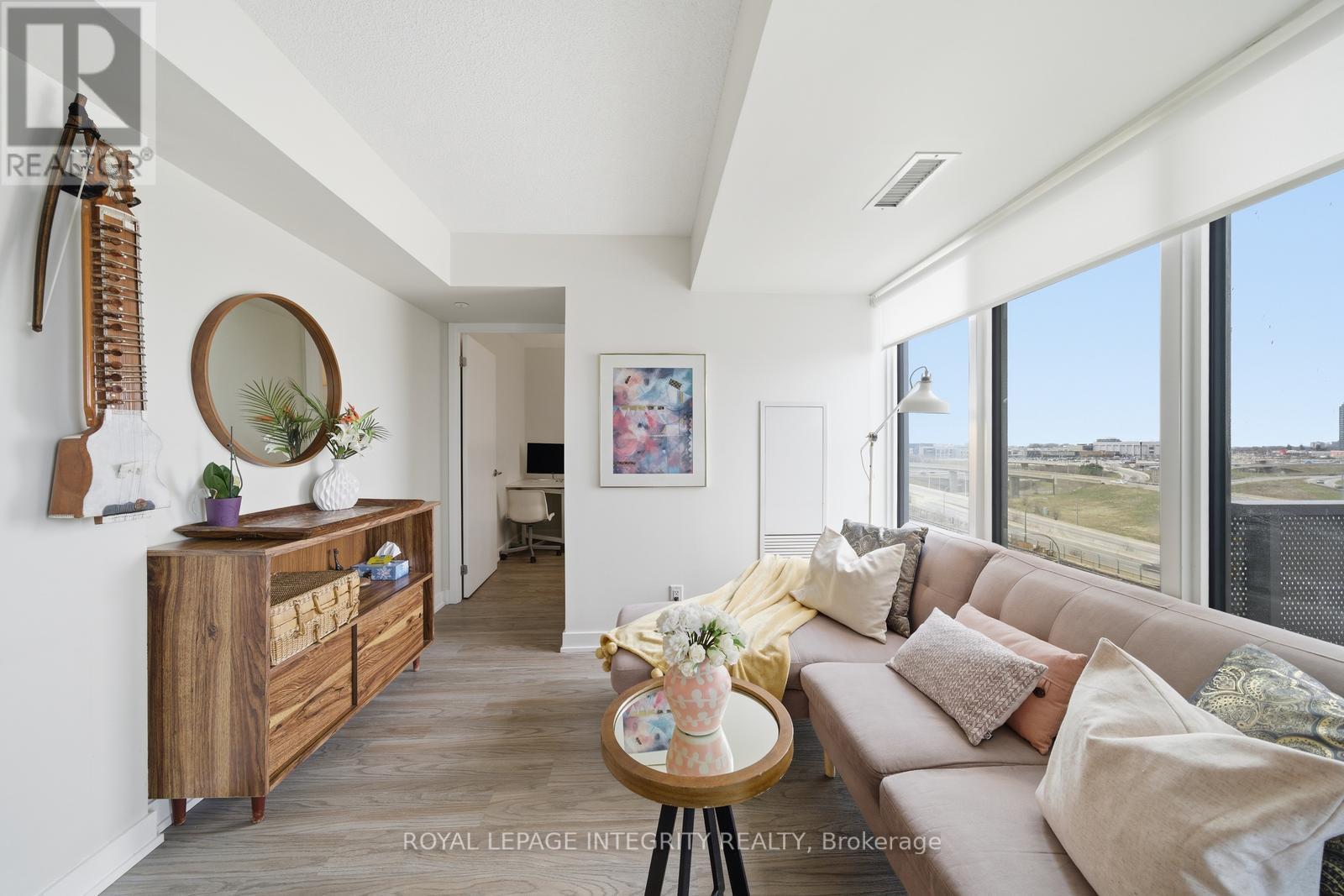 #807 38 MONTE KWINTER COURT - 18