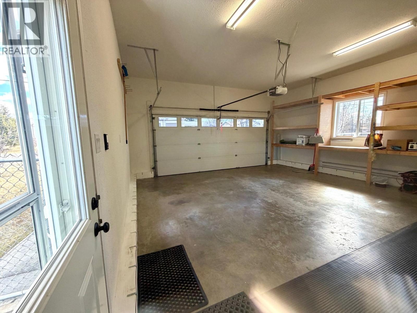 2827 RIVERVIEW DRIVE - 38