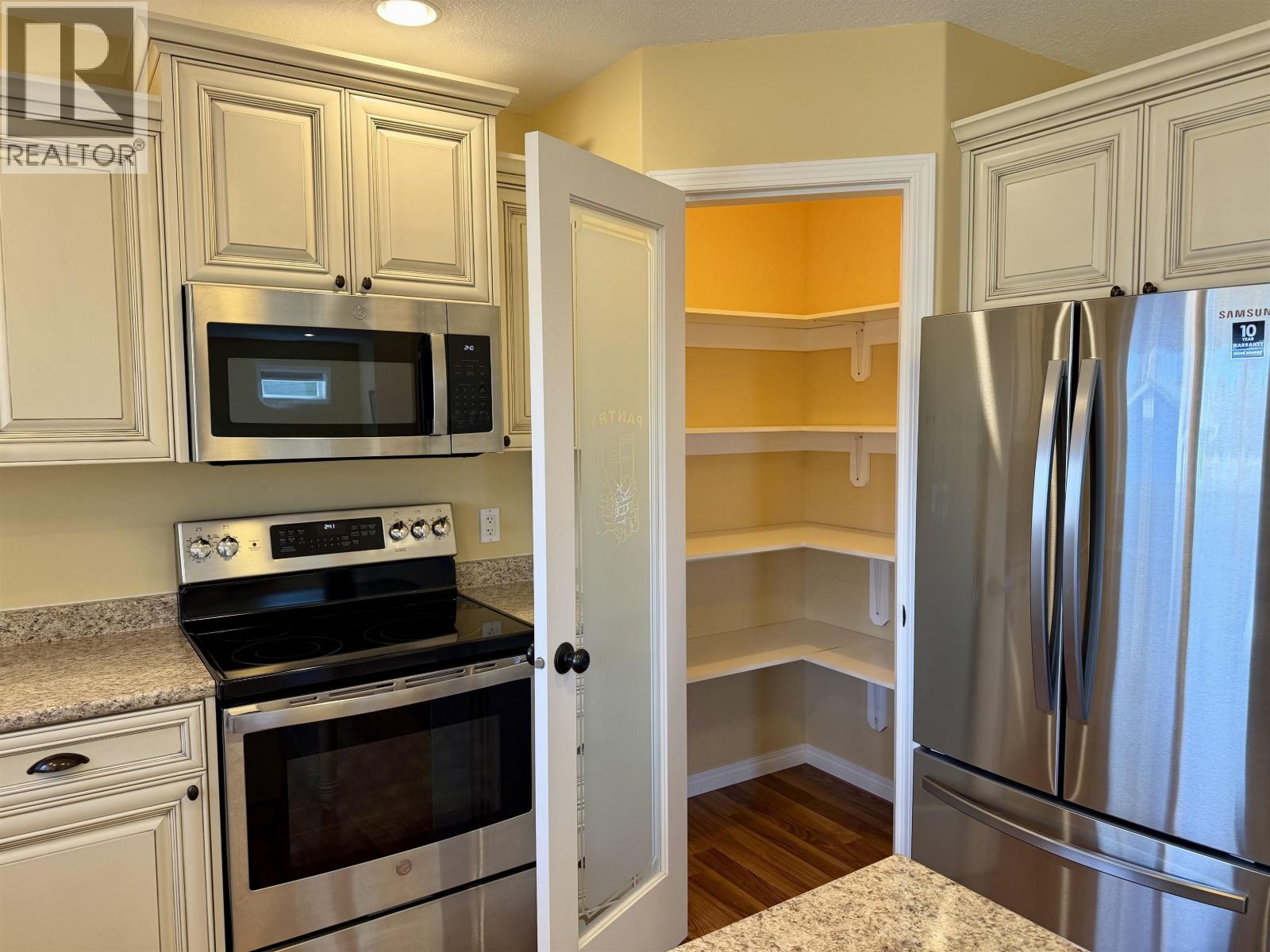 2827 RIVERVIEW DRIVE - 22