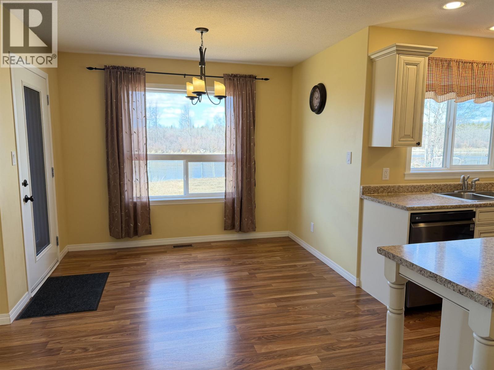 2827 RIVERVIEW DRIVE - 23