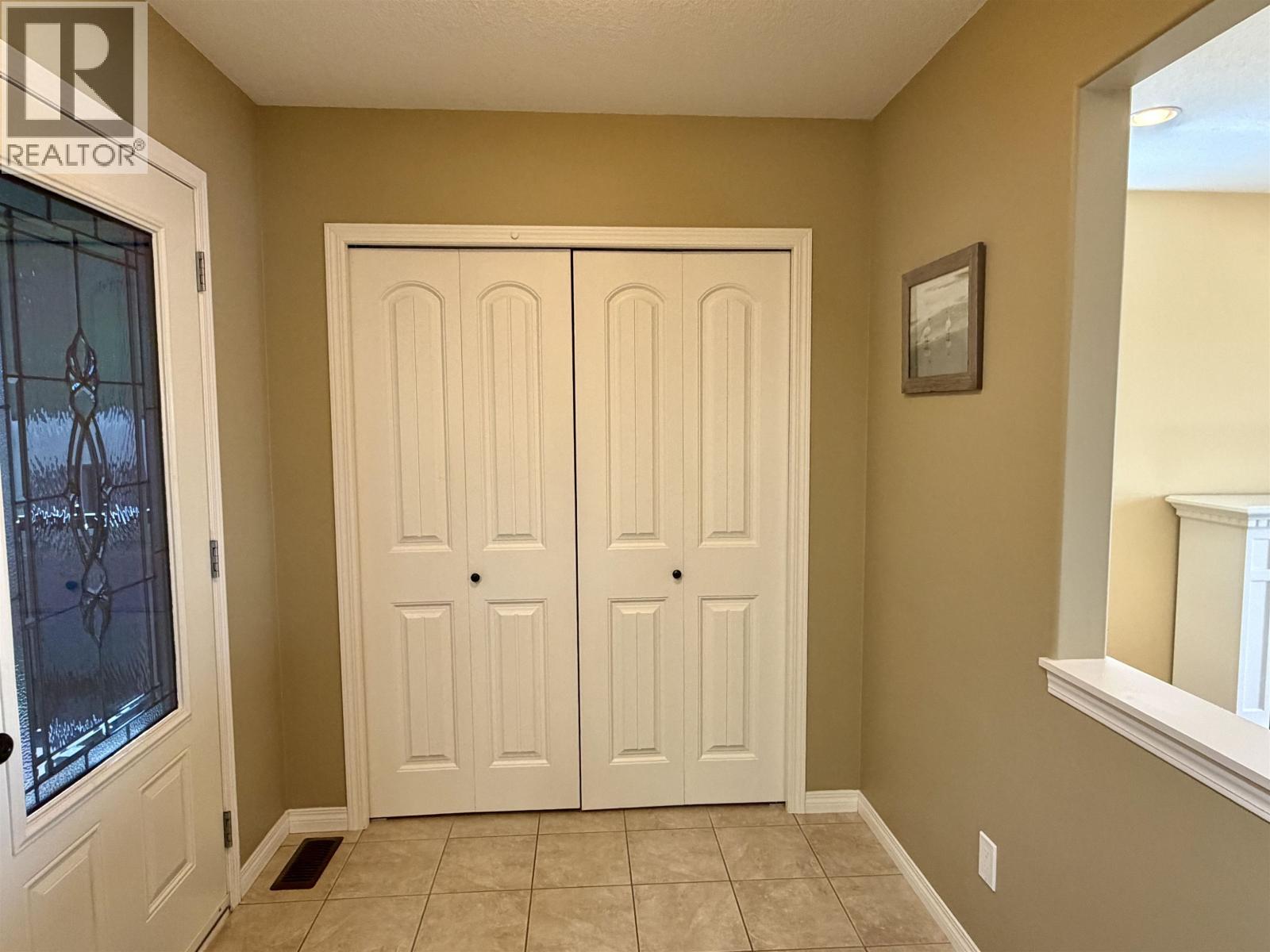 2827 RIVERVIEW DRIVE - 26