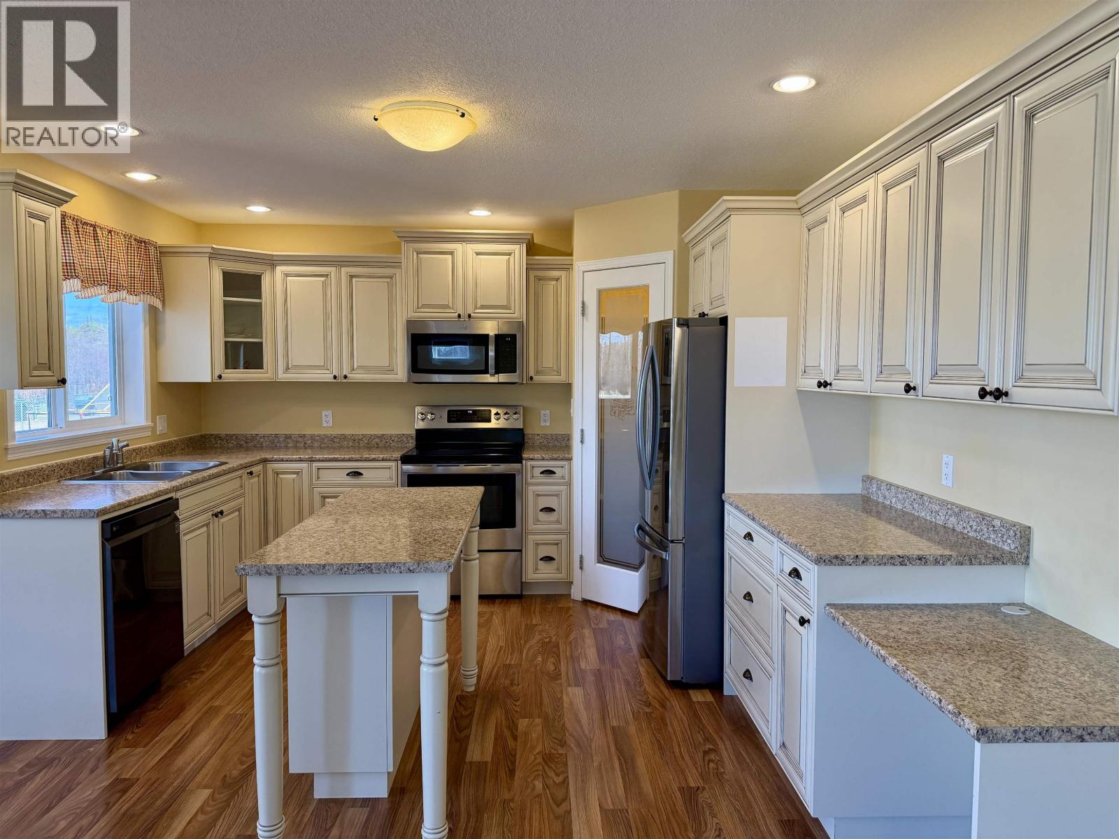 2827 RIVERVIEW DRIVE - 21