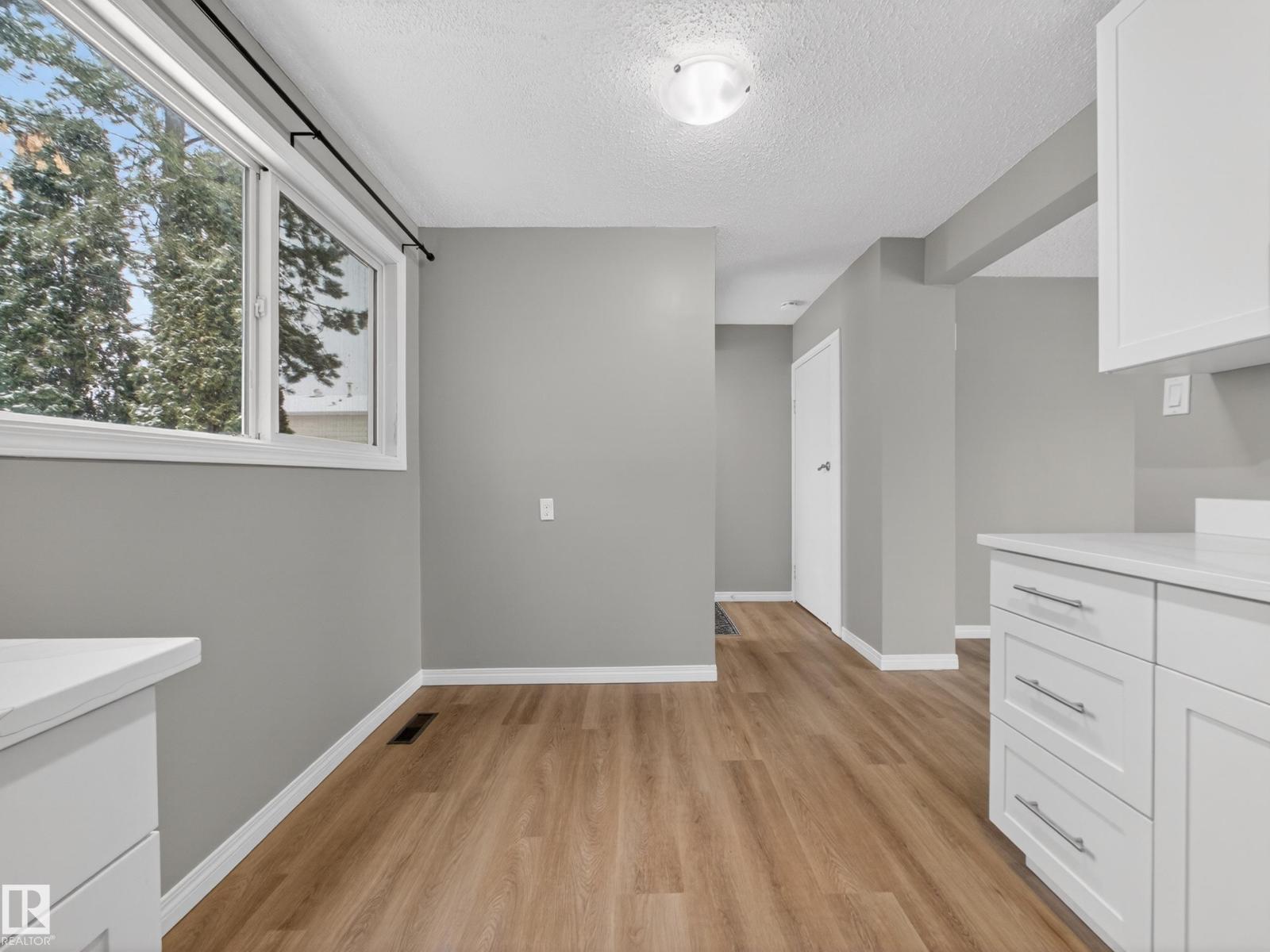 7715 37 AV NW, Edmonton