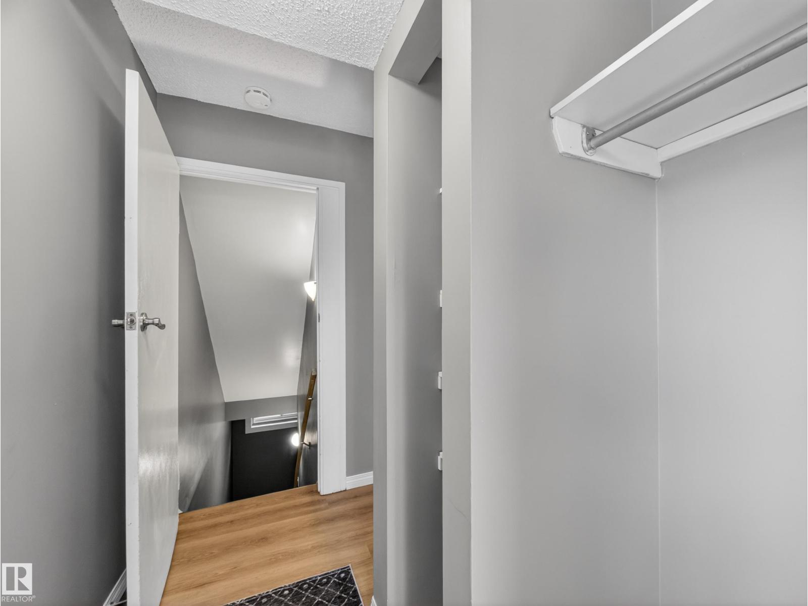 7715 37 AV NW, Edmonton